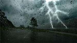 انخفاض حاد في الحرارة وأمطار رعدية ورياح قوية تضرب السواحل وشمال البلاد وجنوب سيناء